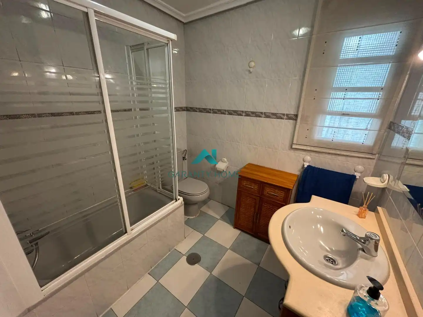 Bathroom of Flat for rent in Jaén  with Air Conditioner, Terrace and Furnished