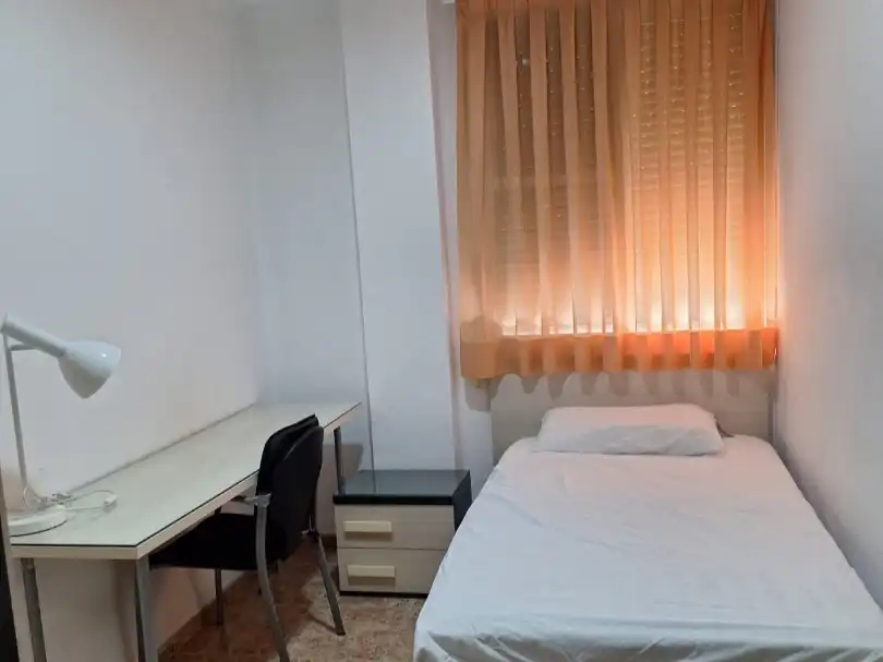 Schlafzimmer von Wohnung zur Miete in  Valencia Capital mit Klimaanlage