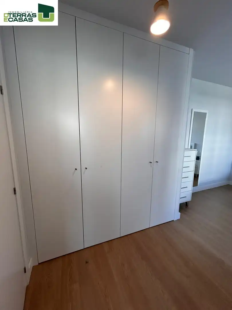 Habitación de Piso de alquiler en Pontevedra Capital  con Calefacción, Terraza y Trastero