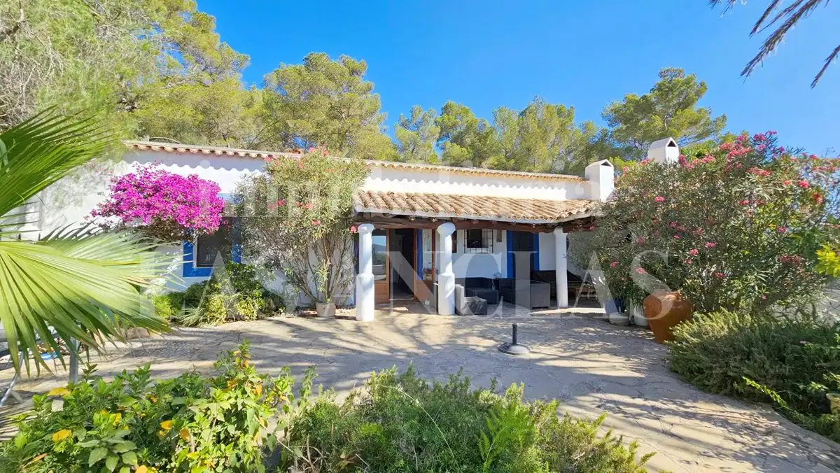 Vista exterior de Finca rústica en venda en Sant Joan de Labritja amb Aire condicionat, Calefacció i Terrassa
