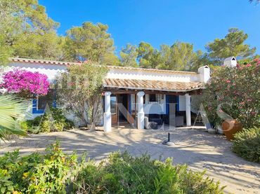 Casa rústica amb piscina en venda a Sant Joan de Labritja