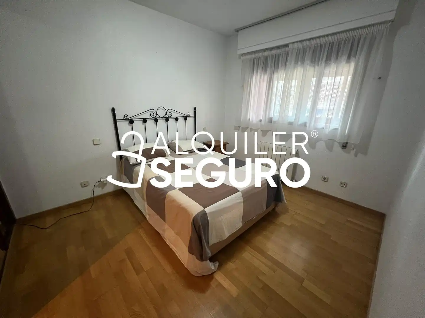 Habitación de Piso de alquiler en Madrid con Aire acondicionado, Calefacción y Piscina