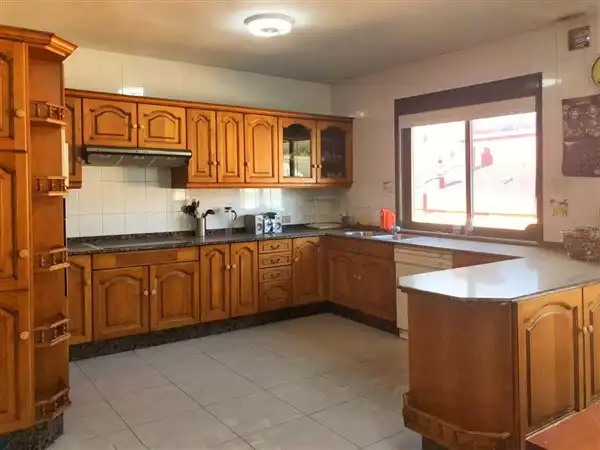 Flat with lift for sale in Ronda do Carme
