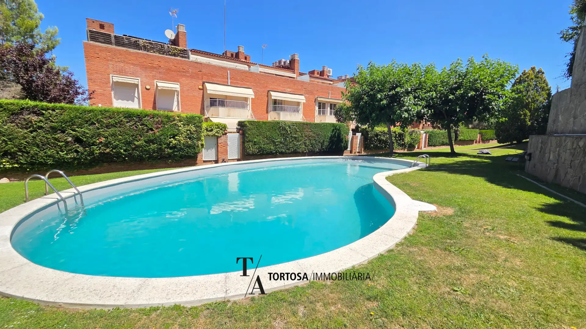 Adossat amb piscina en venda a Golf - Can Trabal, imagen 2