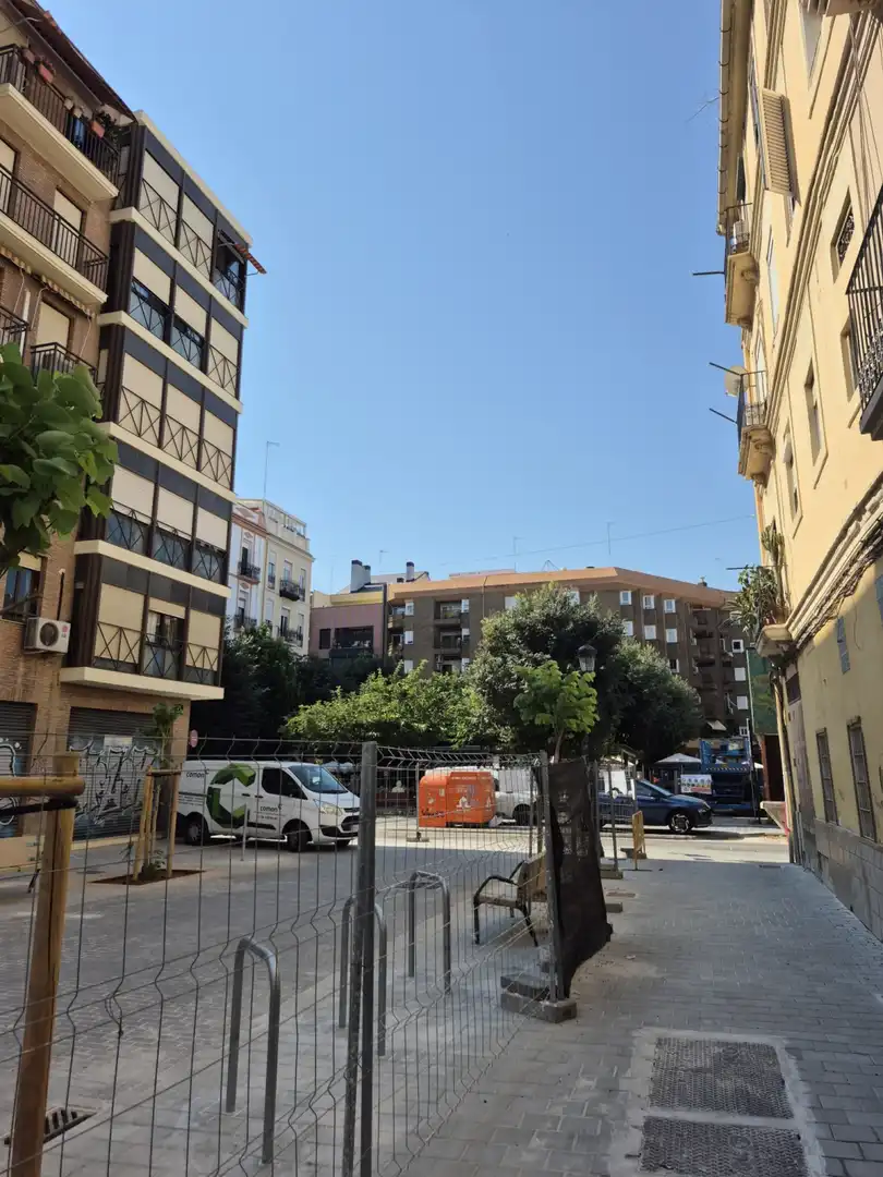 Vista exterior de Local de alquiler en Valencia