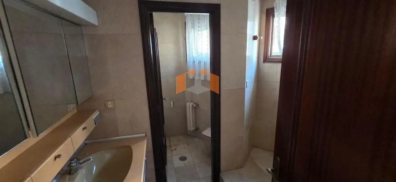 Baño de Piso en venta en Vigo  con Calefacción, Parquet y Terraza