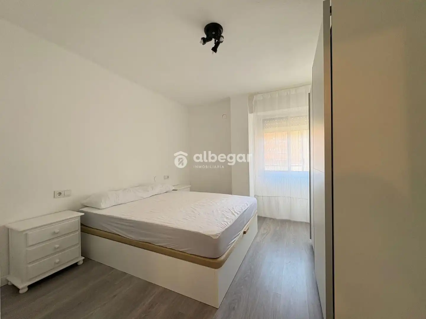 Dormitori de Pis de lloguer en Valencia amb Aire condicionat, Parquet i Terrassa