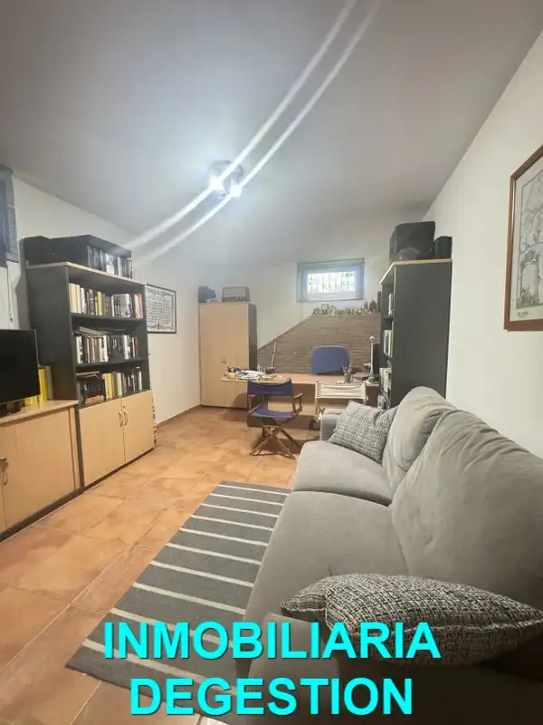 Casa adosada en venta en Linarejos