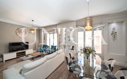 Living room of Flat for sale in  Madrid Capital  with Air Conditioner, Heating and Storage room