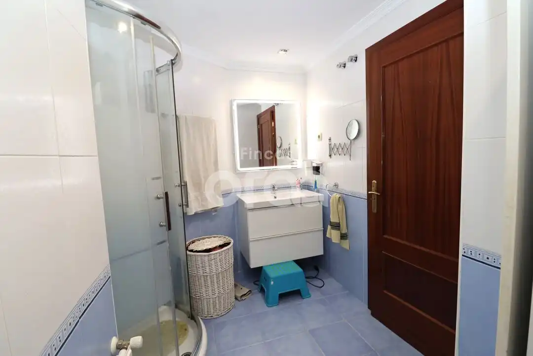 Baño de Piso en venta en Santurtzi  con Calefacción y Trastero