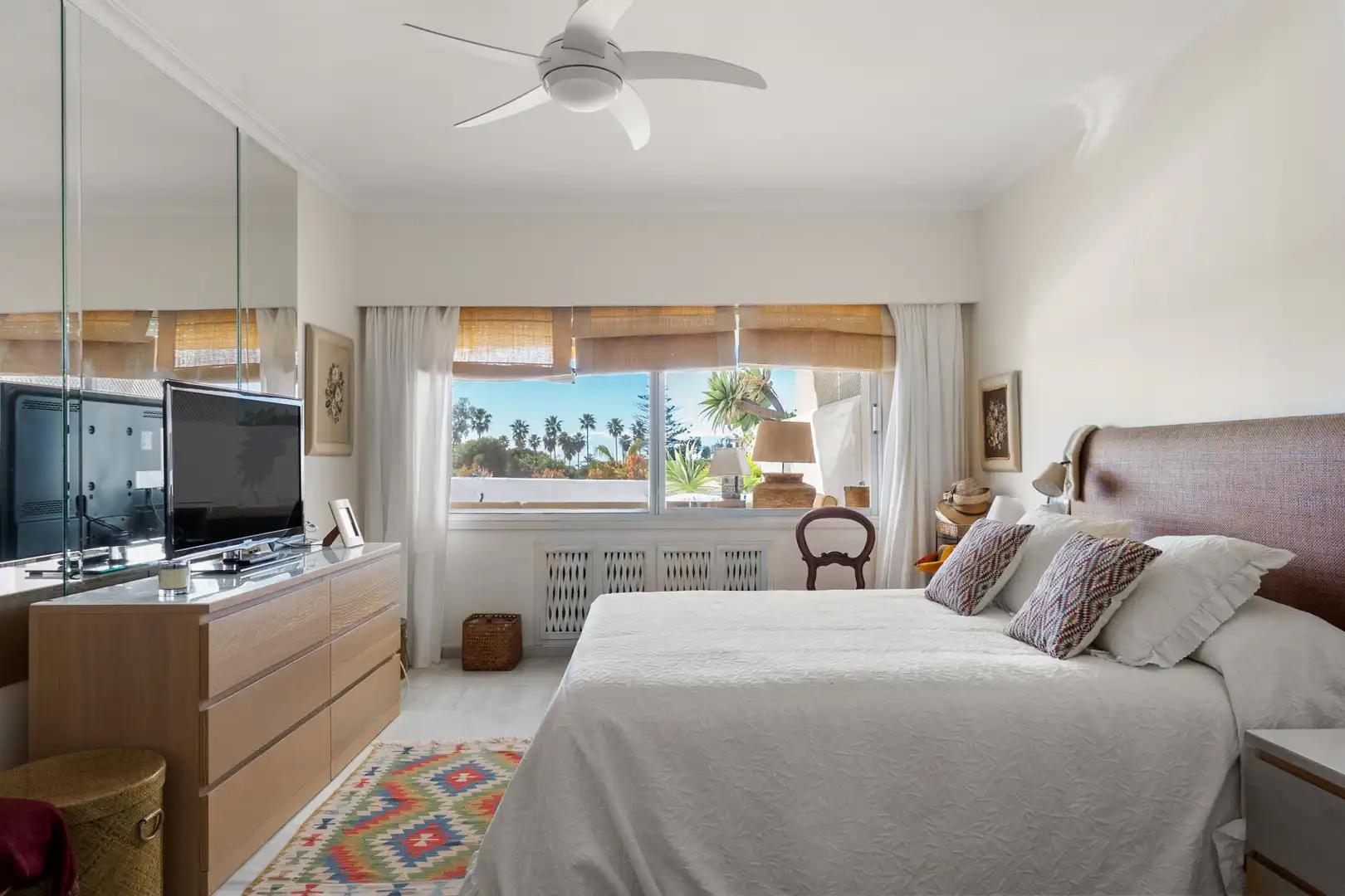 Dormitori de Apartament en venda en Marbella amb Calefacció, Terrassa i Piscina