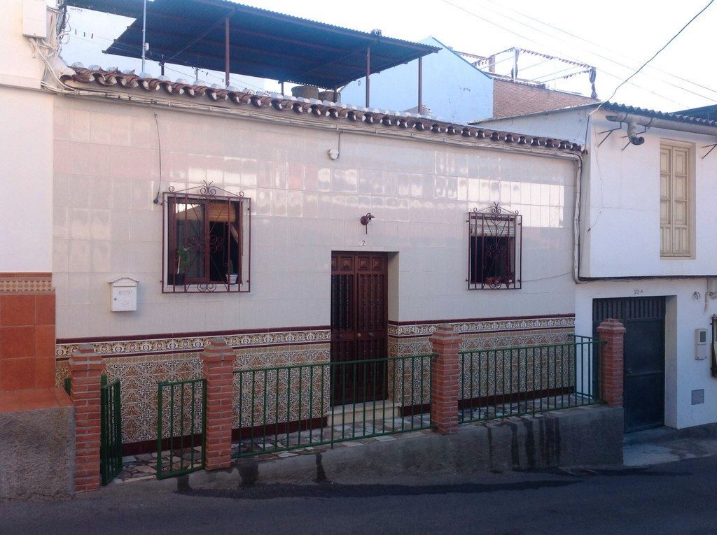 Exterior view of Planta baja for sale in Vélez-Málaga