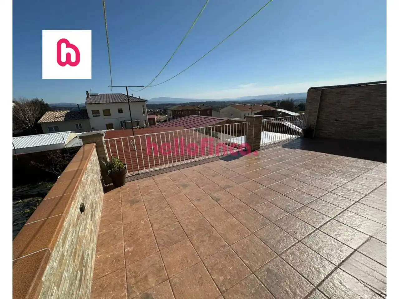 Terrassa de Casa adosada en venda en Sant Pere de Torelló amb Calefacció, Terrassa i Alarma