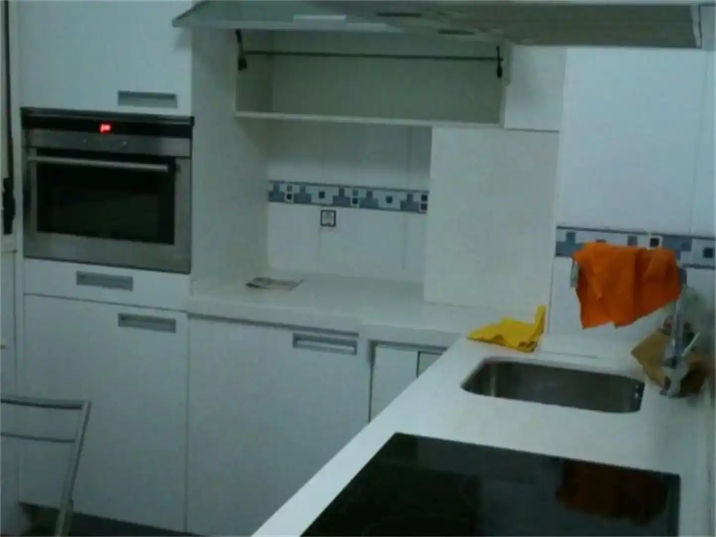 Cuina de Pis en venda en Piedrahíta amb Parquet, Moblat i Balcó