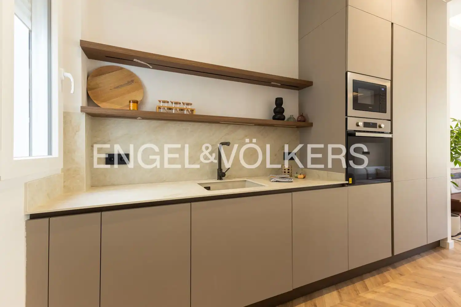 Flat with terrace for sale in Carrer de Borriana, imagen 4