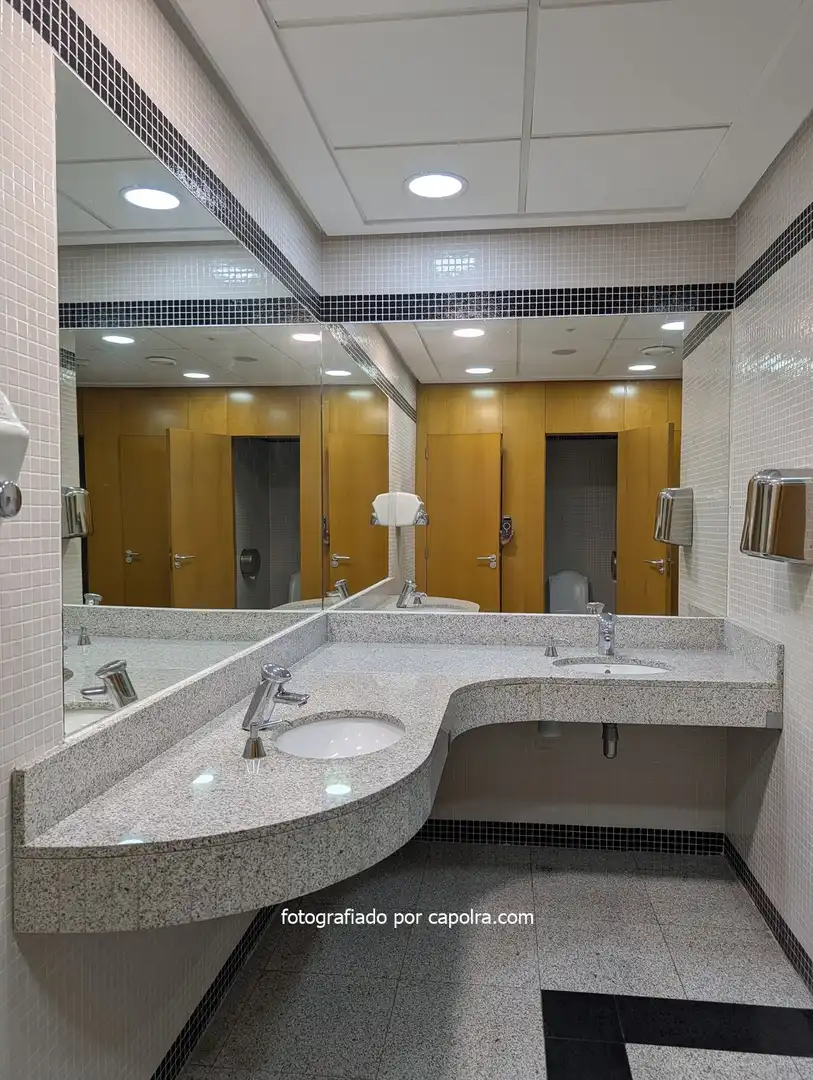 Baño de Oficina de alquiler en Badalona con Aire acondicionado y Calefacción