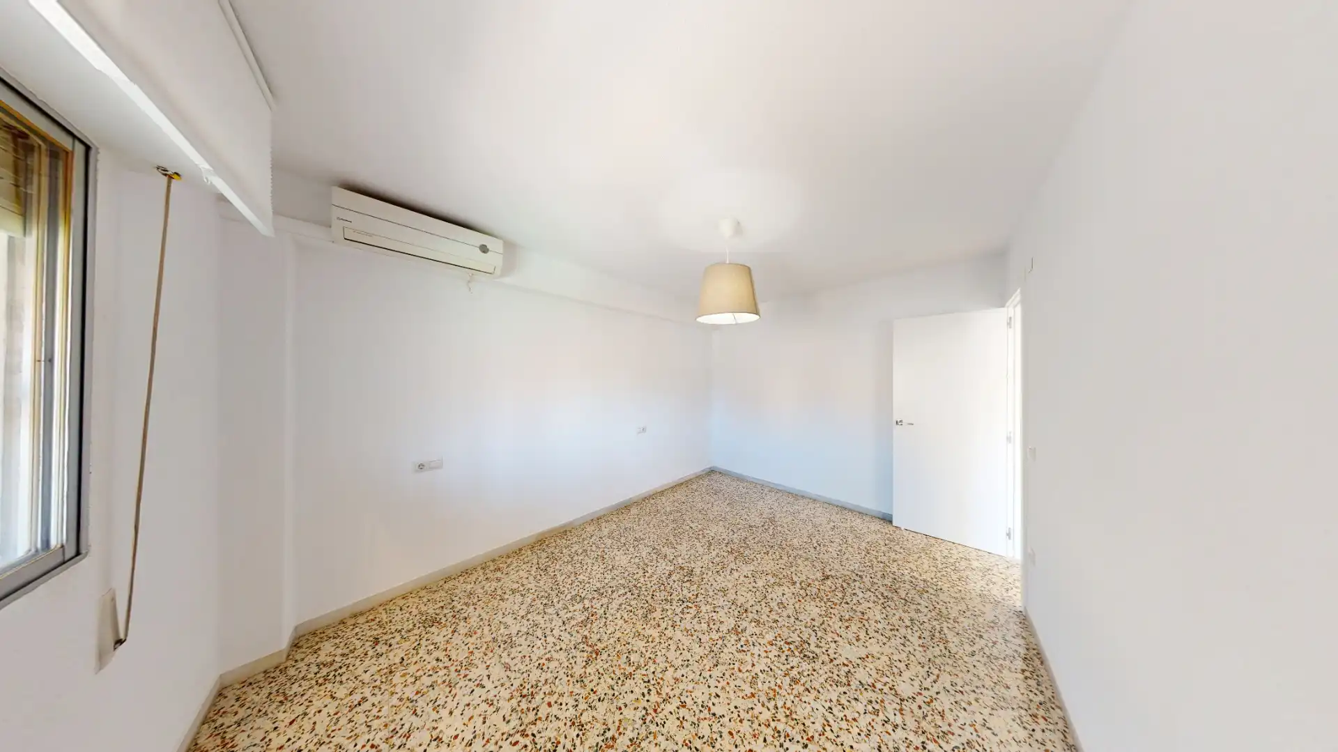 Habitación de Piso en venta en Almería con Aire acondicionado, Calefacción y Terraza