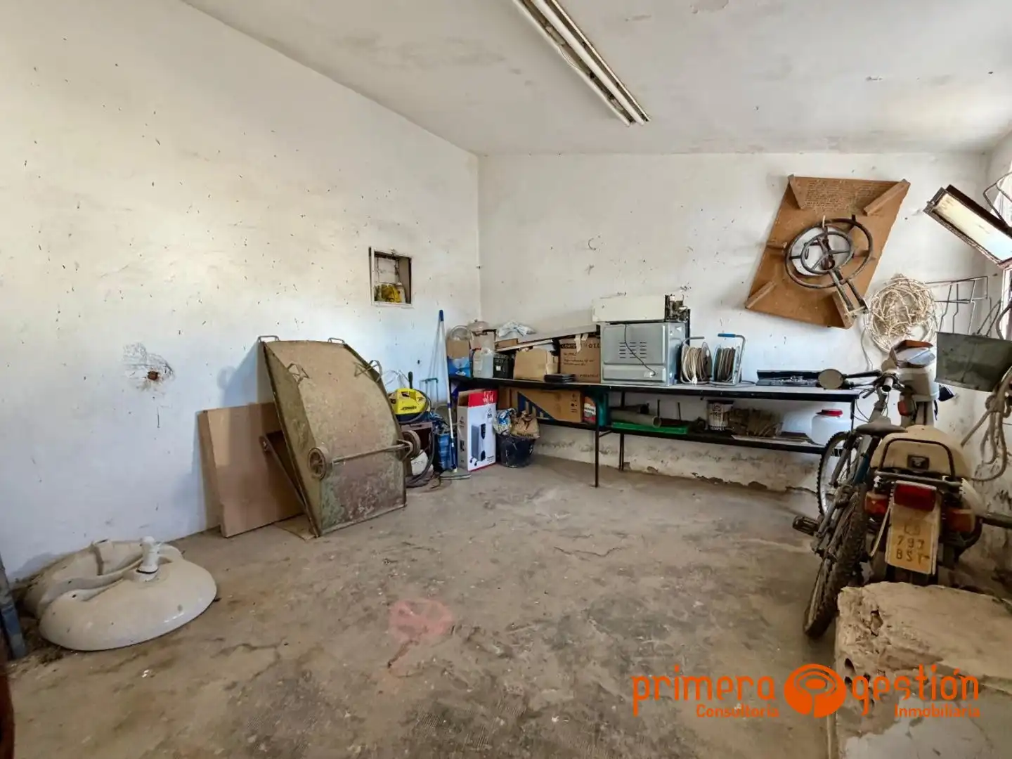 Casa o chalet en venta en Lora del Río con Trastero y Amueblado