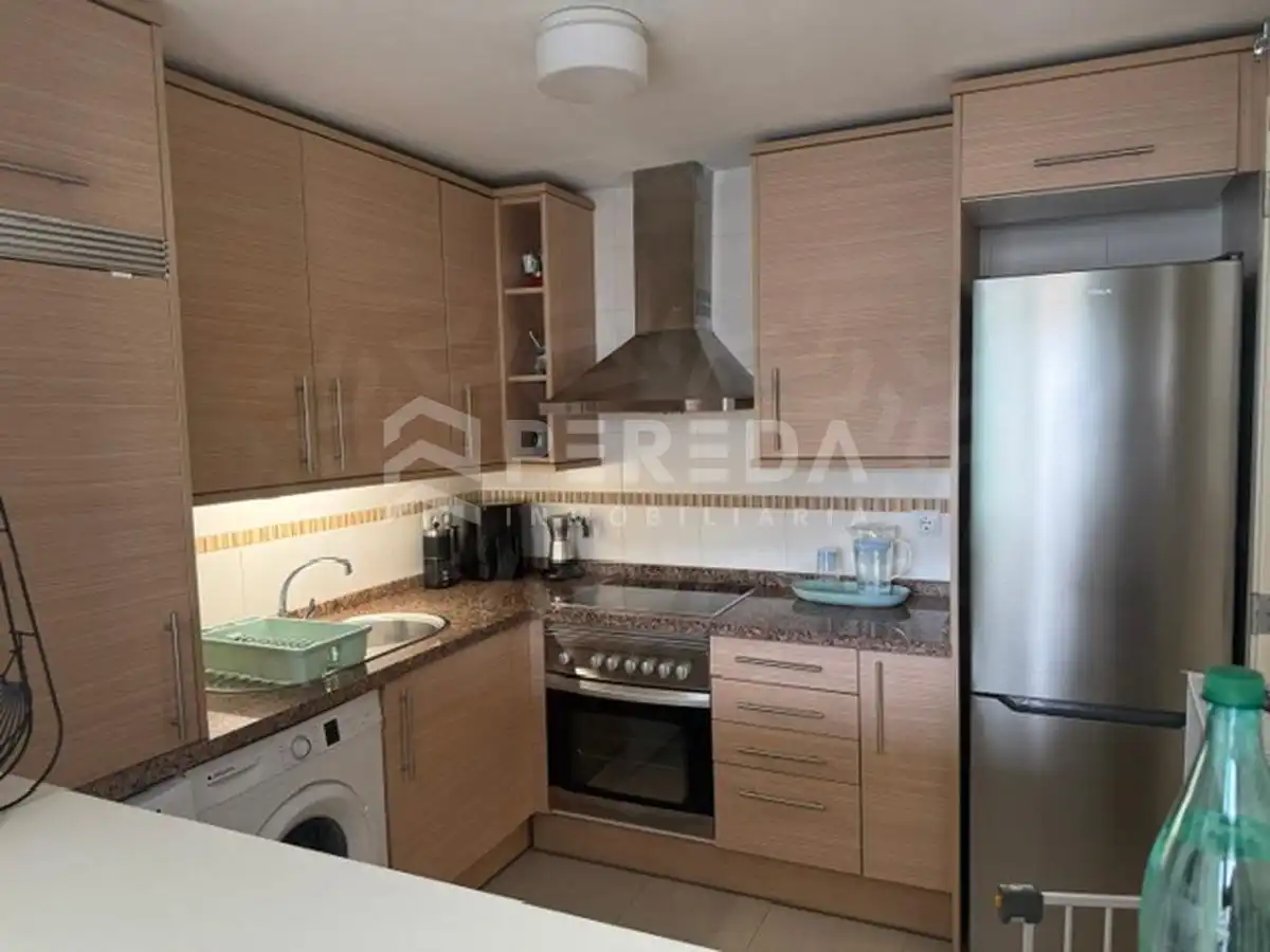 Cuina de Apartament en venda en Roquetas de Mar amb Aire condicionat, Jardí privat i Terrassa