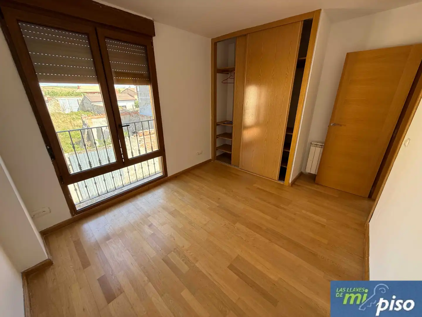 Dormitori de Casa adosada en venda en Corcos amb Calefacció, Jardí privat i Parquet