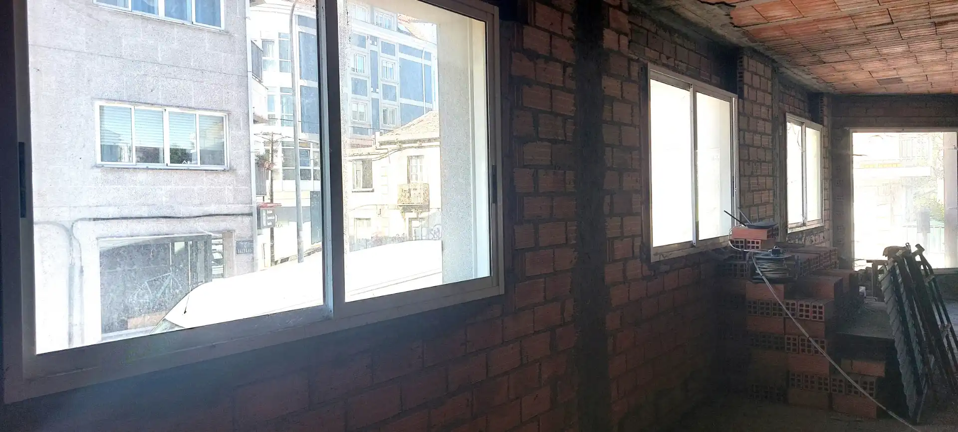 Vista exterior de Edificio en venta en O Grove  