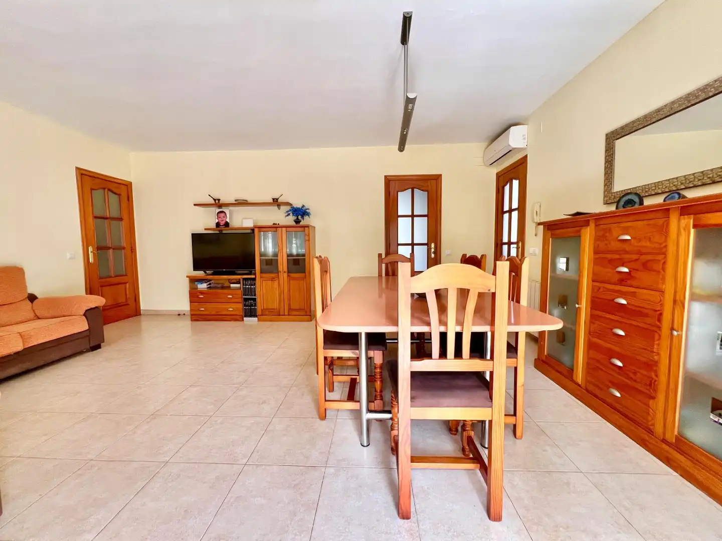 Comedor de Casa o chalet en venta en Calafell con Aire acondicionado, Calefacción y Jardín privado