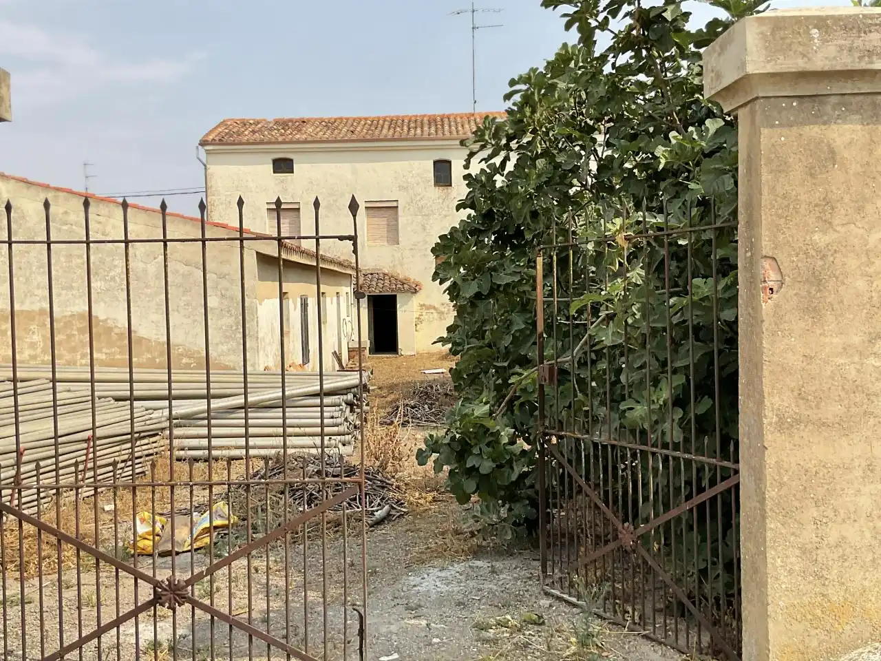 Exterior view of Houses for sale in Castildelgado  with Storage room and Furnished