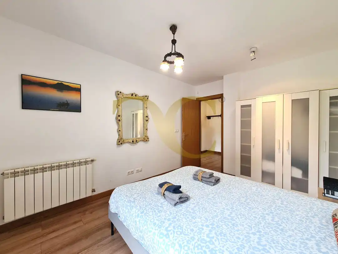 Habitación de Apartamento en venta en Ribadesella con Calefacción, Trastero y Amueblado