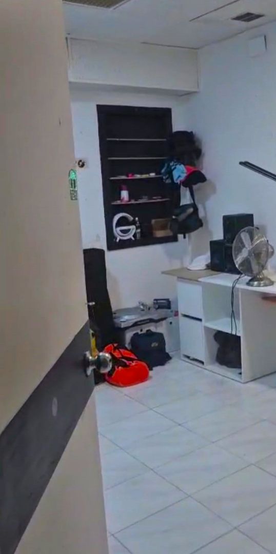 Oficina de lloguer en Santa Coloma de Gramenet amb Internet