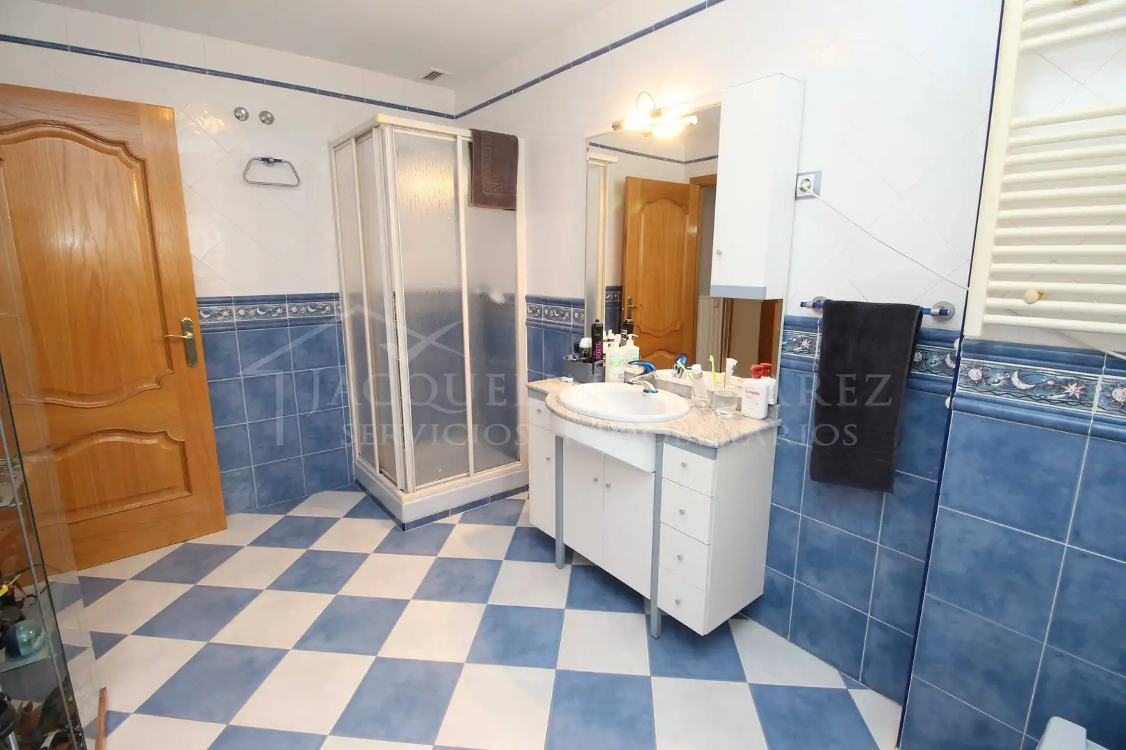 Bany de Casa o xalet en venda en Yeles amb Calefacció, Jardí privat i Piscina