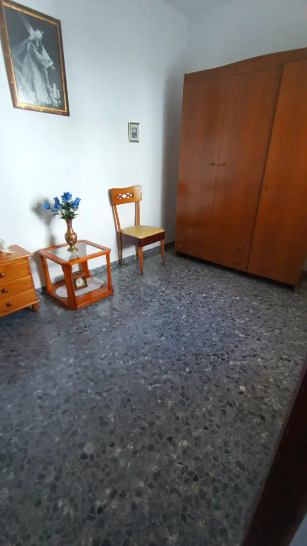 Habitación de Piso en venta en Loja con Balcón