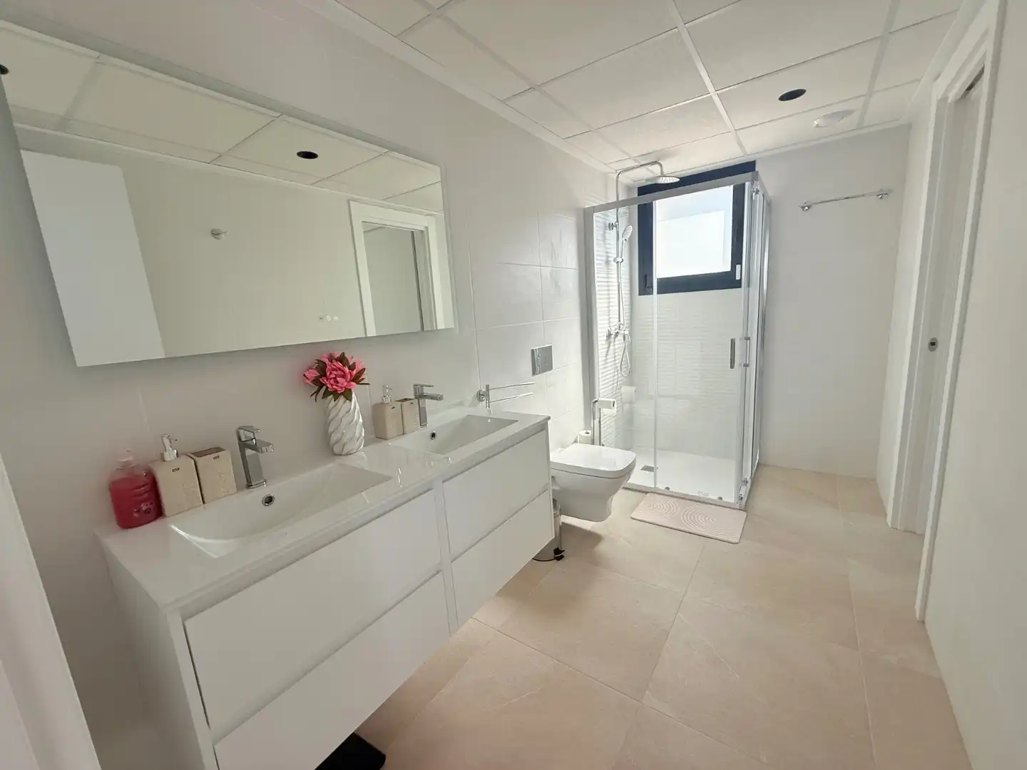 Bany de Casa o xalet en venda en Santa Pola amb Aire condicionat, Jardí privat i Terrassa