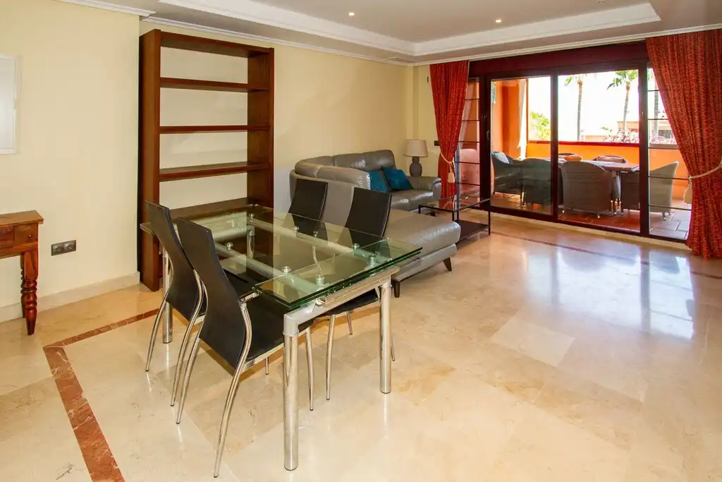 Bajo con piscina en venta en La Mairena, imagen 4