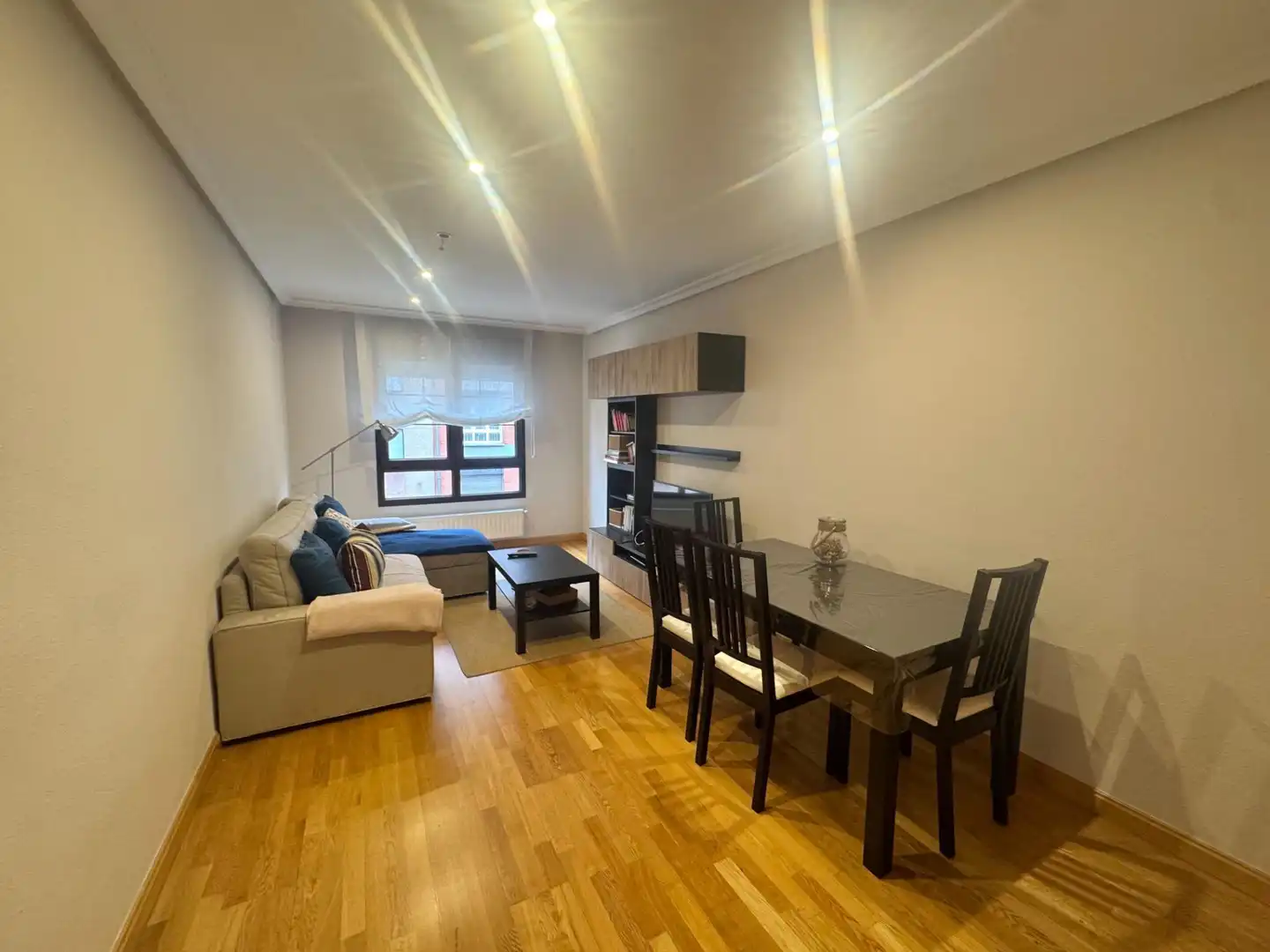 Sala de estar de Piso en venta en Oviedo  con Calefacción