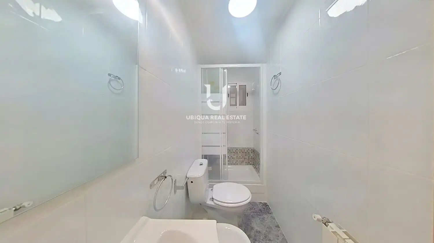 Badezimmer von Wohnung zum Verkauf in Sant Feliu de Llobregat mit Heizung und Ofen