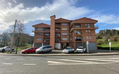 Vista exterior de Pis en venda en Ormaiztegi amb Calefacció, Terrassa i Moblat