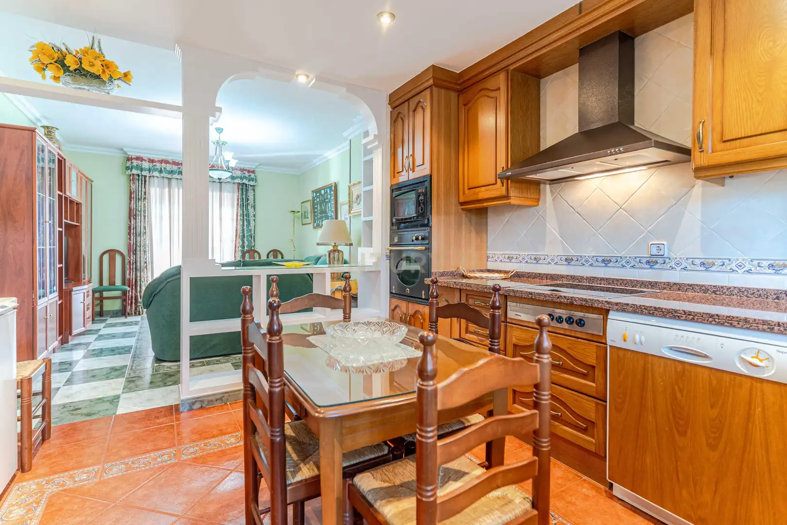 Kitchen of Houses for sale in Vélez de Benaudalla  with Private garden