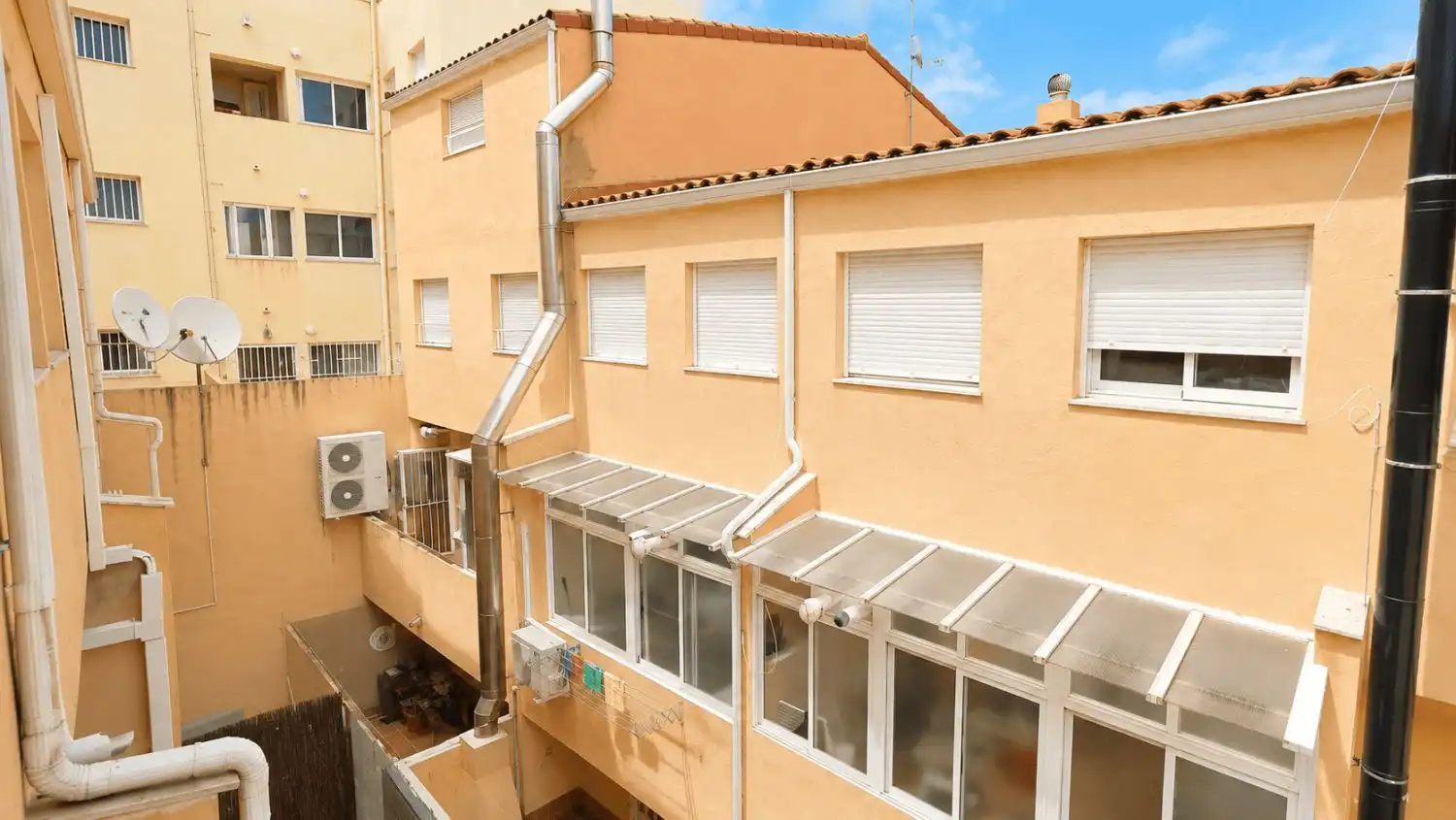 Vista exterior de Casa adosada en venta en Almazora / Almassora con Aire acondicionado y Terraza