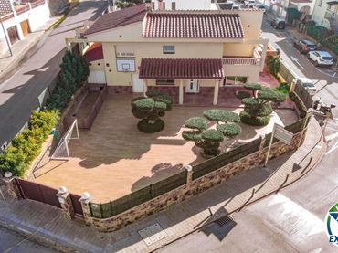 Haus mit Pool zum Verkauf in Avenida Gran Via Pau Casals 60 0