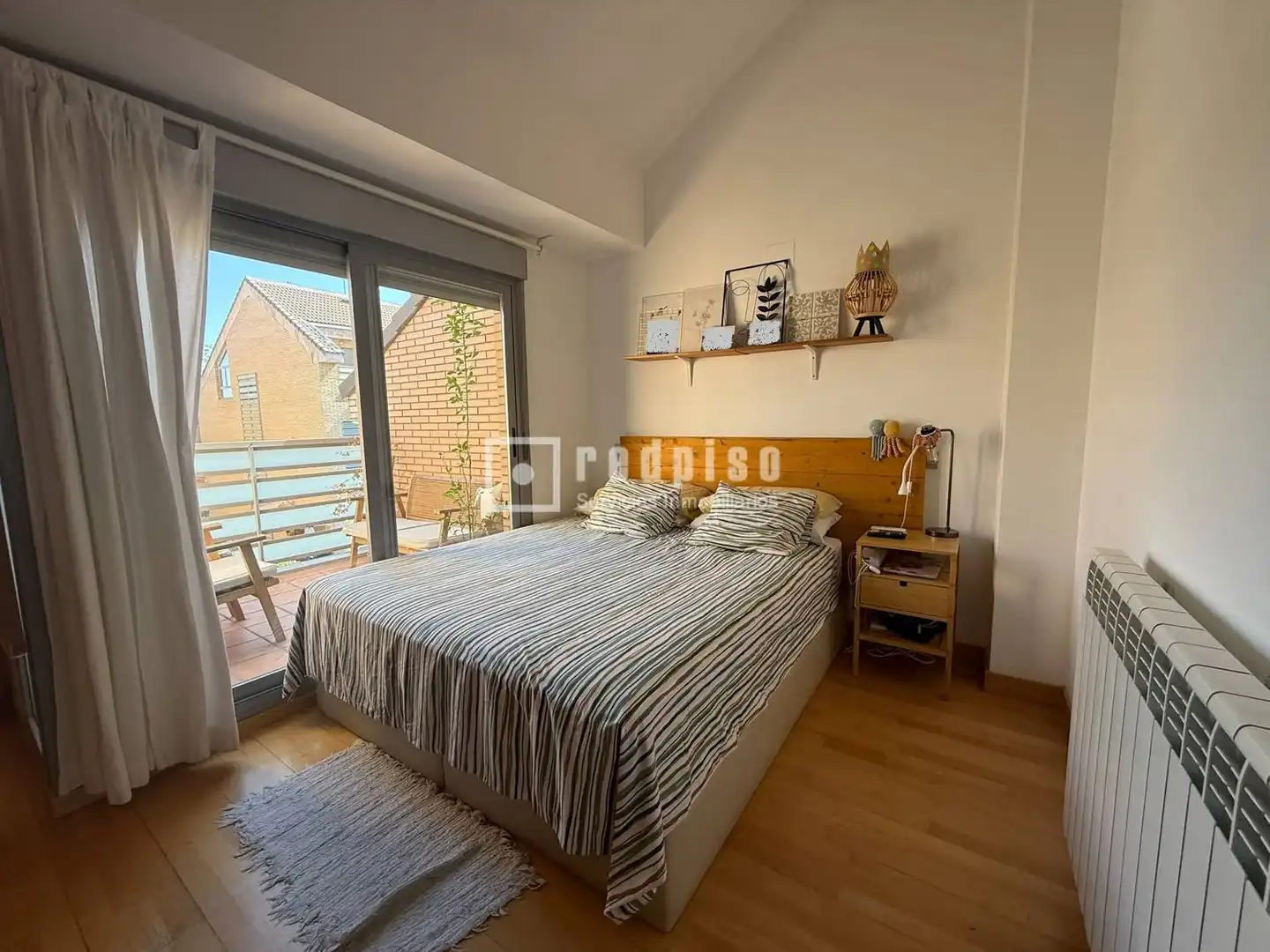 Bedroom of Houses for sale in Paracuellos de Jarama  with Air Conditioner, Heating and Private garden