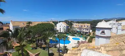 Vista exterior de Àtic en venda en Marbella amb Aire condicionat, Calefacció i Terrassa
