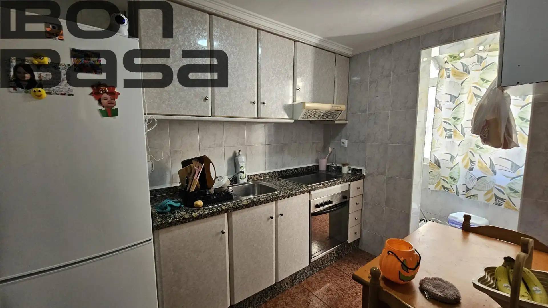 Küche von Wohnung zum Verkauf in Alicante / Alacant mit Klimaanlage und Balkon