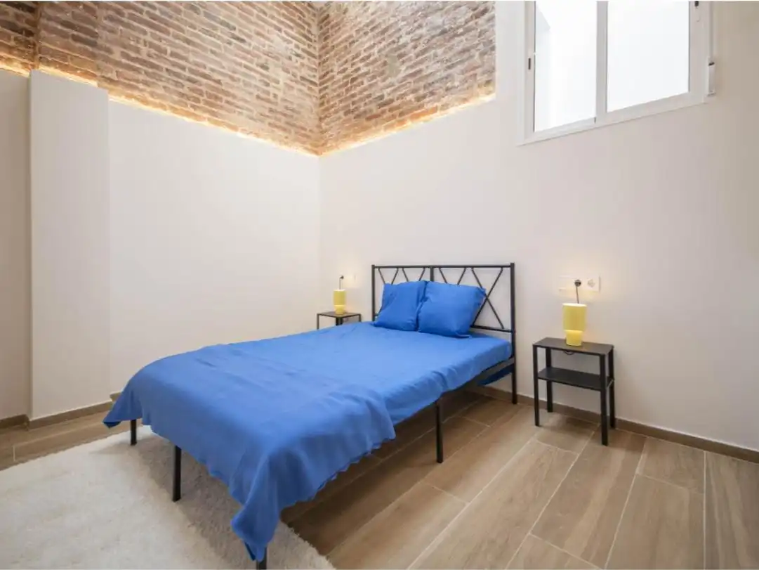 Bedroom of Flat for sale in Barcelona  with Air Conditioner, Private garden and Parquet flooring