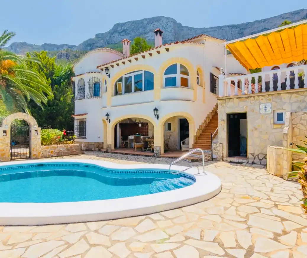 Villa mit Terrasse zum Verkauf in El Montgó