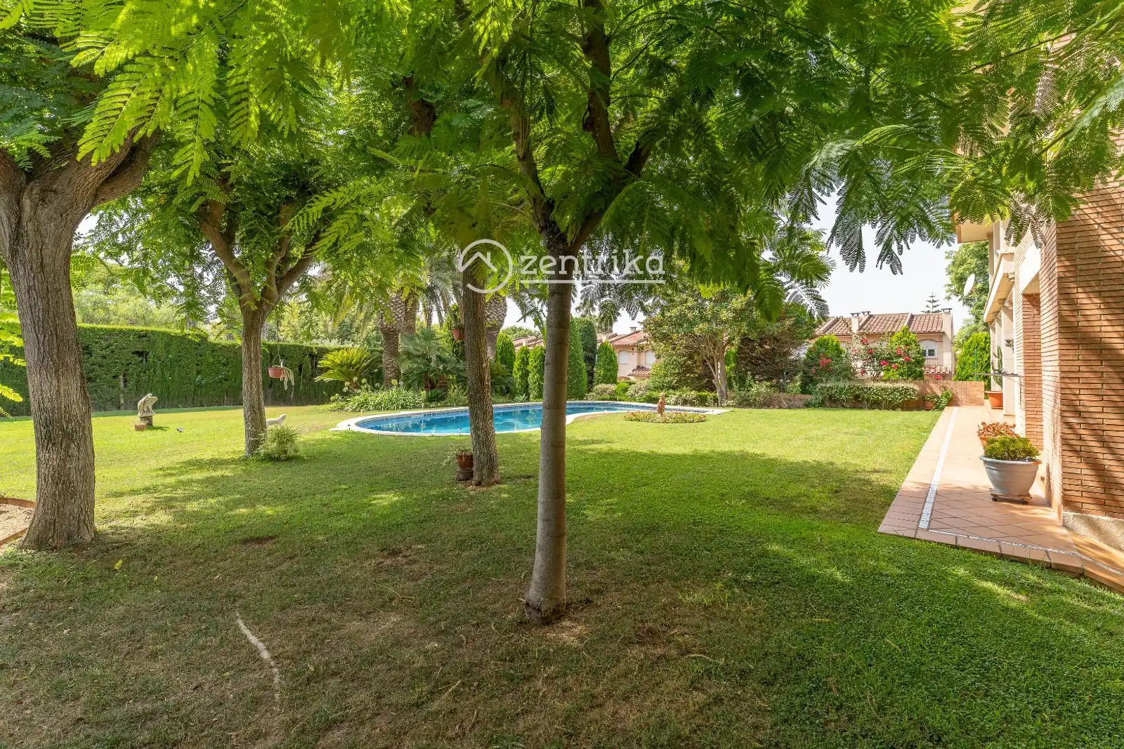 Garden of Houses for sale in Cambrils  with Air Conditioner, Heating and Storage room