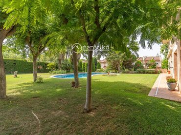 Detached house with pool for sale in Miquel Angel