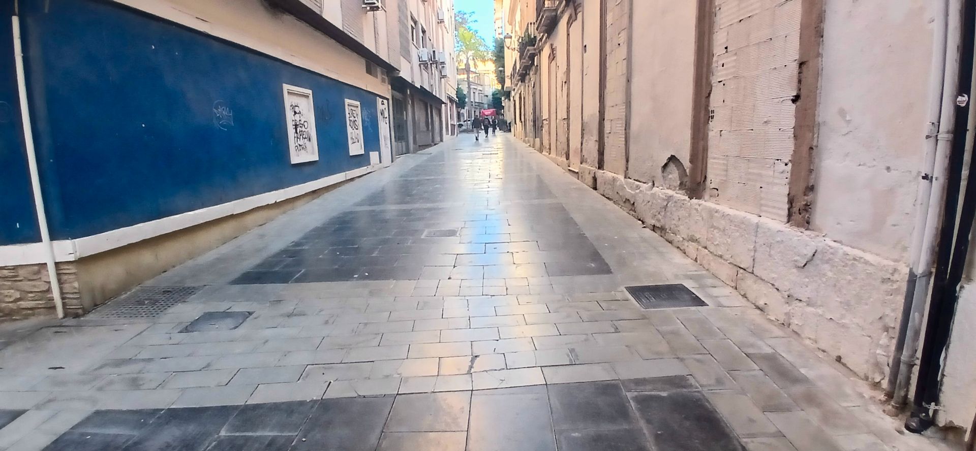 Vista exterior de Pis de lloguer en  Almería Capital amb Aire condicionat, Terrassa i Rentadora
