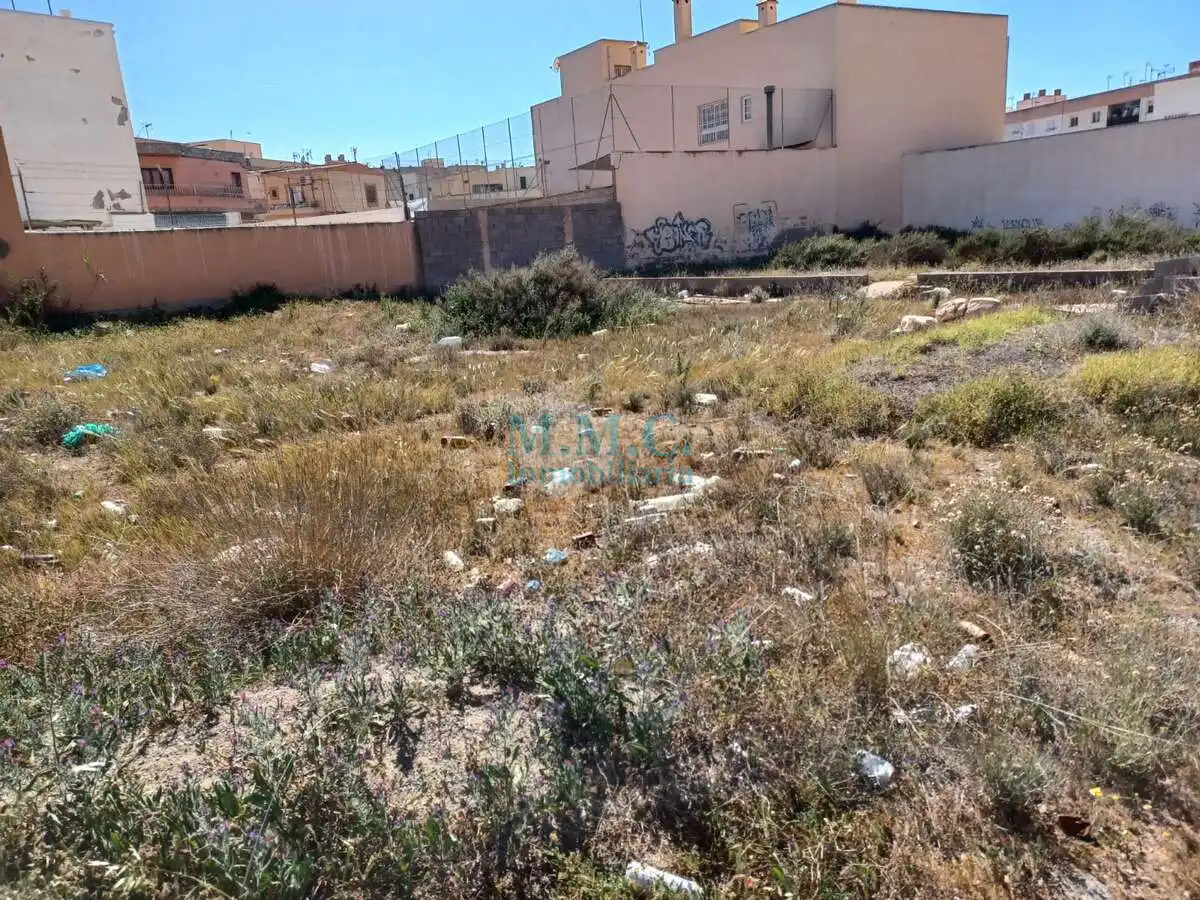 Wohnbaugrundstück zum Verkauf in Roquetas de Mar ciudad