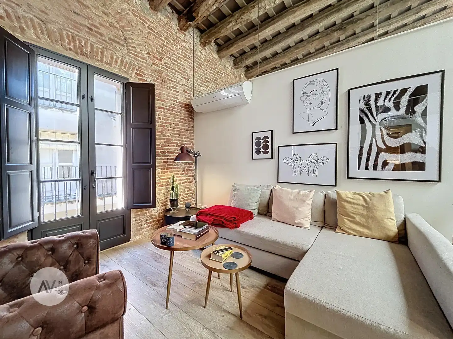 Wohnzimmer von Dachboden zum Verkauf in Barcelona mit Klimaanlage, Heizung und Terrasse