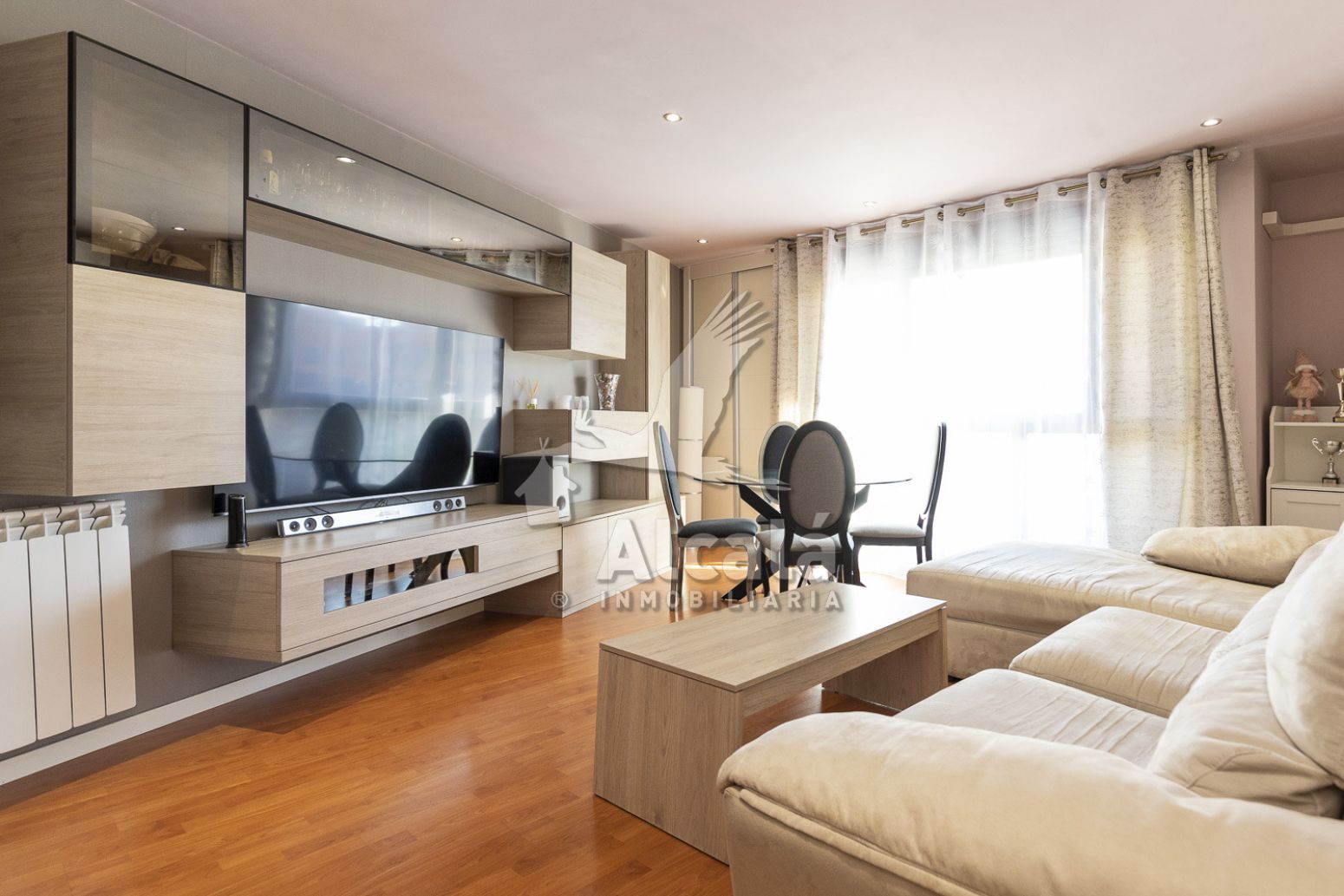 Living room of Flat for sale in Torrejón de Ardoz  with Heating, Storage room and Swimming Pool